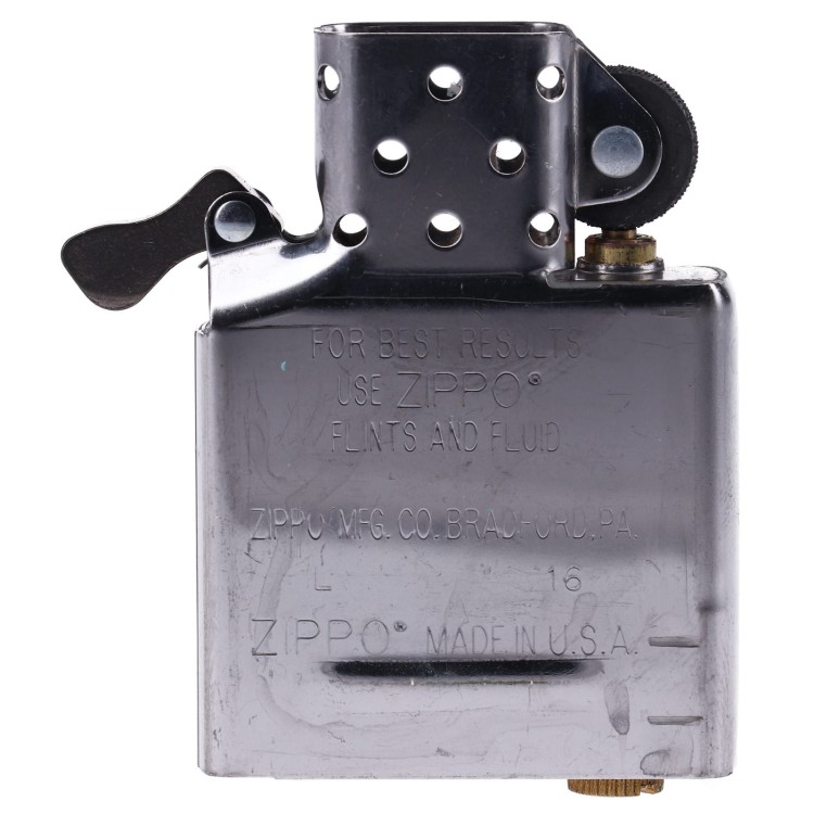 ZIPPO WNĘTRZE.jpg